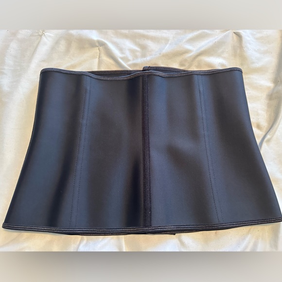 NWOT Waist training corset - Picture 7 of 7